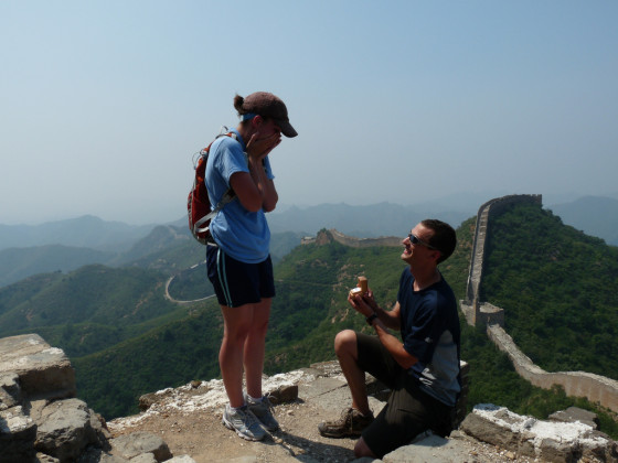 Romantic Proposal - Man proposing on Great Wall