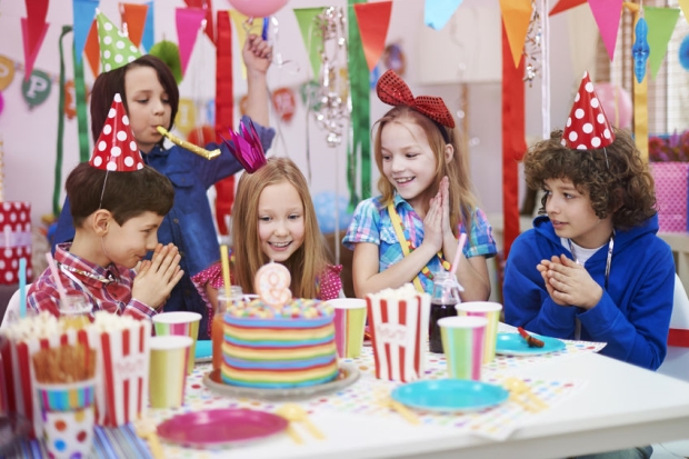 the best children's birthday party - Birthday party with the best friends (cake)