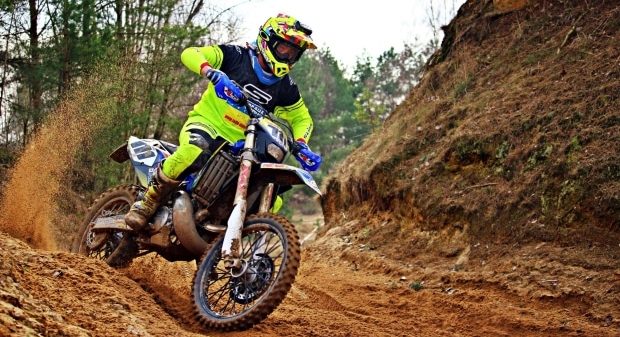reasons to let your daredevil teen do motocross - teen engaged in motocross