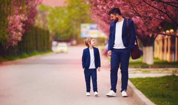 tips for becoming a fashionable dad-fashionable dad with kid