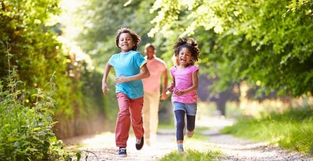 tips to keep your kids healthy-kids running