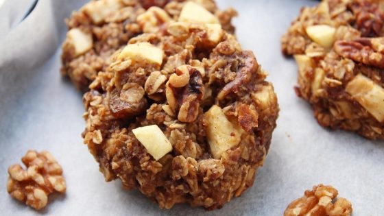 recipes for kids to get Halloween off to a great start- Apple pie breakfast cookies