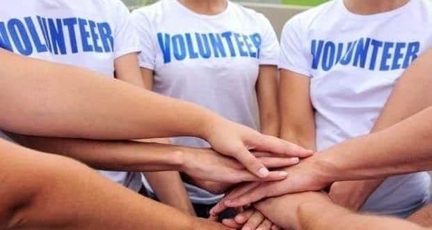 Tips to help you become a volunteer-a group of volunteers
