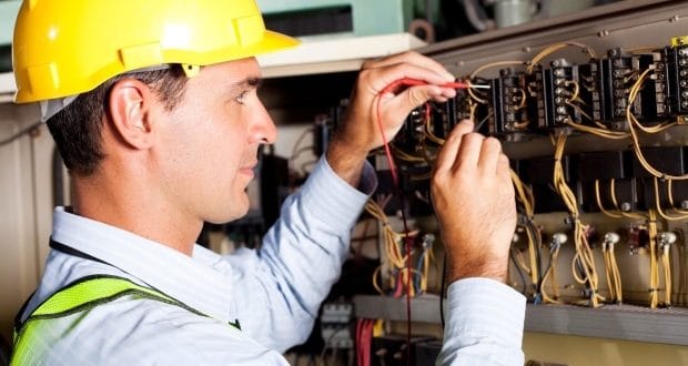 reasons you should hire a professional electrician-a professional electrician