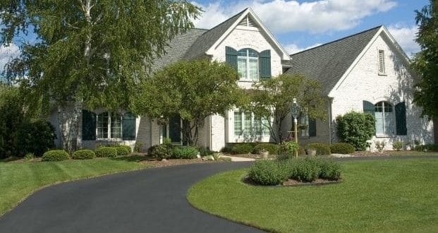 Signs your driveway needs repairs- a driveway