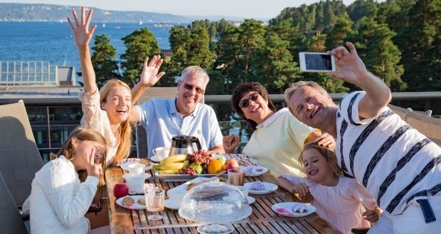 Reasons for framing family vacation photos-A family having brunch