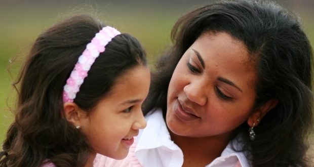 Ways to strengthen parent-child relationship-mom and daughter