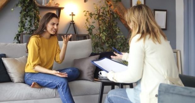 Things a therapist will recommend to improve mental health-therapy session