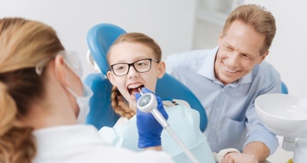 Parental presence during dental visits-A dad with daughter at a dental visit