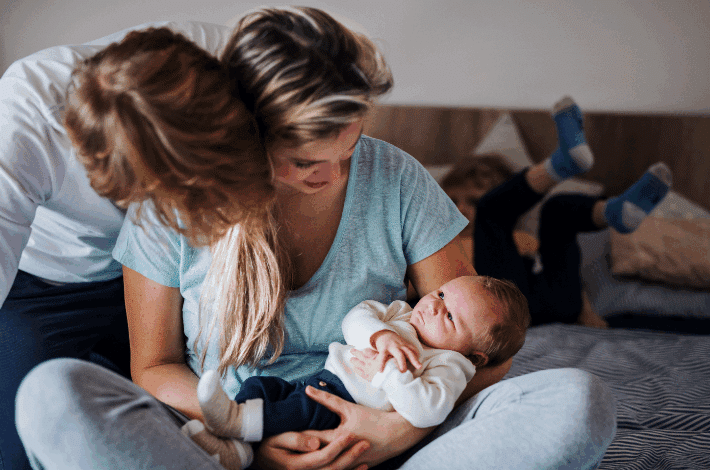 Parenting guidelines for beginners - mom and dad with a new born