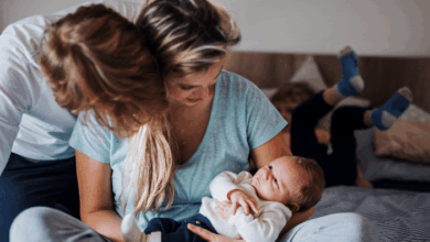Parenting guidelines for beginners - mom and dad with a new born