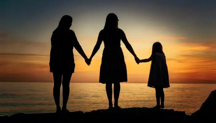 Drew Barrymore's parenting lessons-Drew Barrymore with two daughters